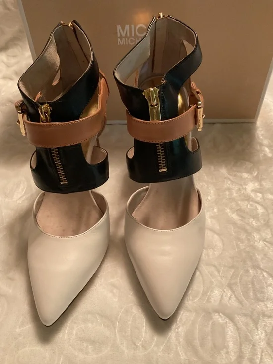 Shoe perfection! - Picture 2 of 5